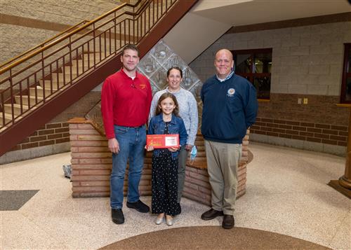 Photo of Harding Stairclimber Lillyan Barner and her family.